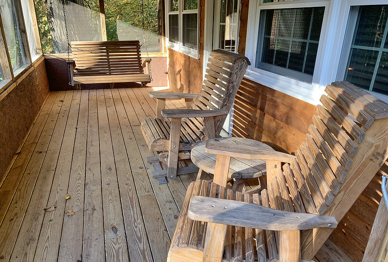 Hidden Spring Pet-Friendly Luxury Log Cabin Screened Porch