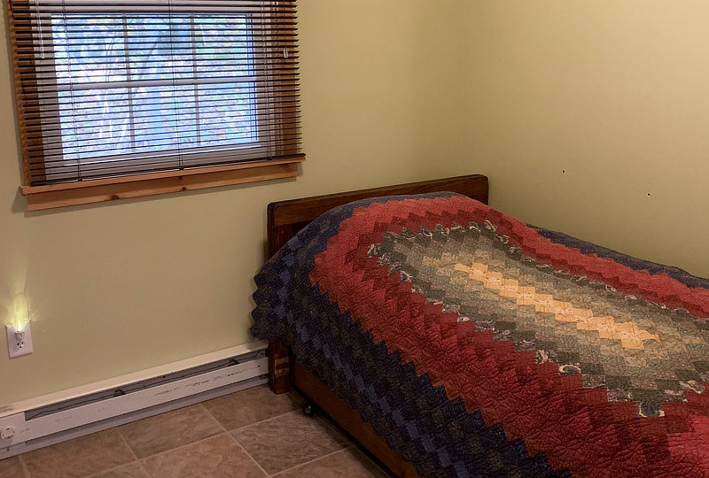 Hidden Spring Pet-Friendly Luxury Log Cabin Twin Bedroom