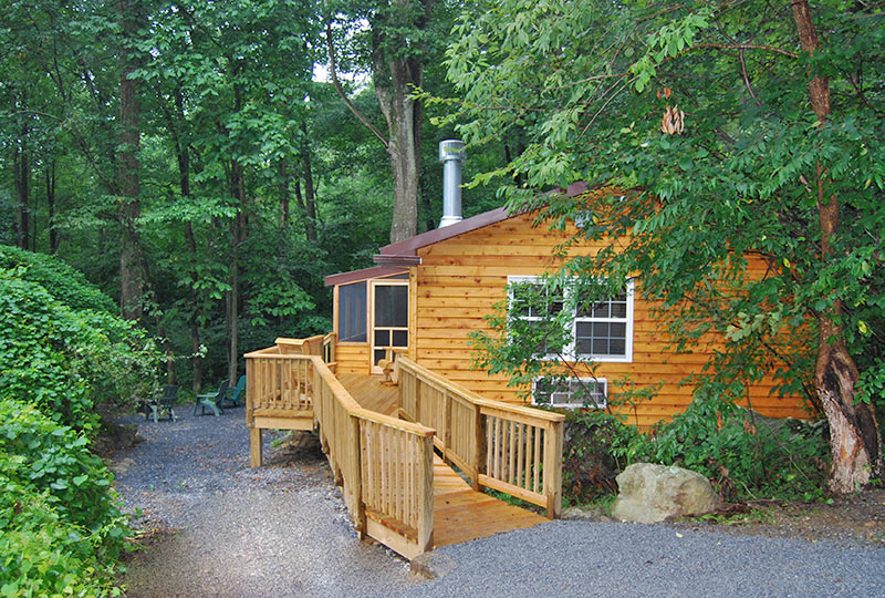 Hidden Spring Pet-Friendly Luxury Log Cabin Exterior